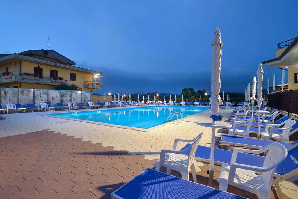Hotel Ristorante Dante Torgiano Kültér fotó