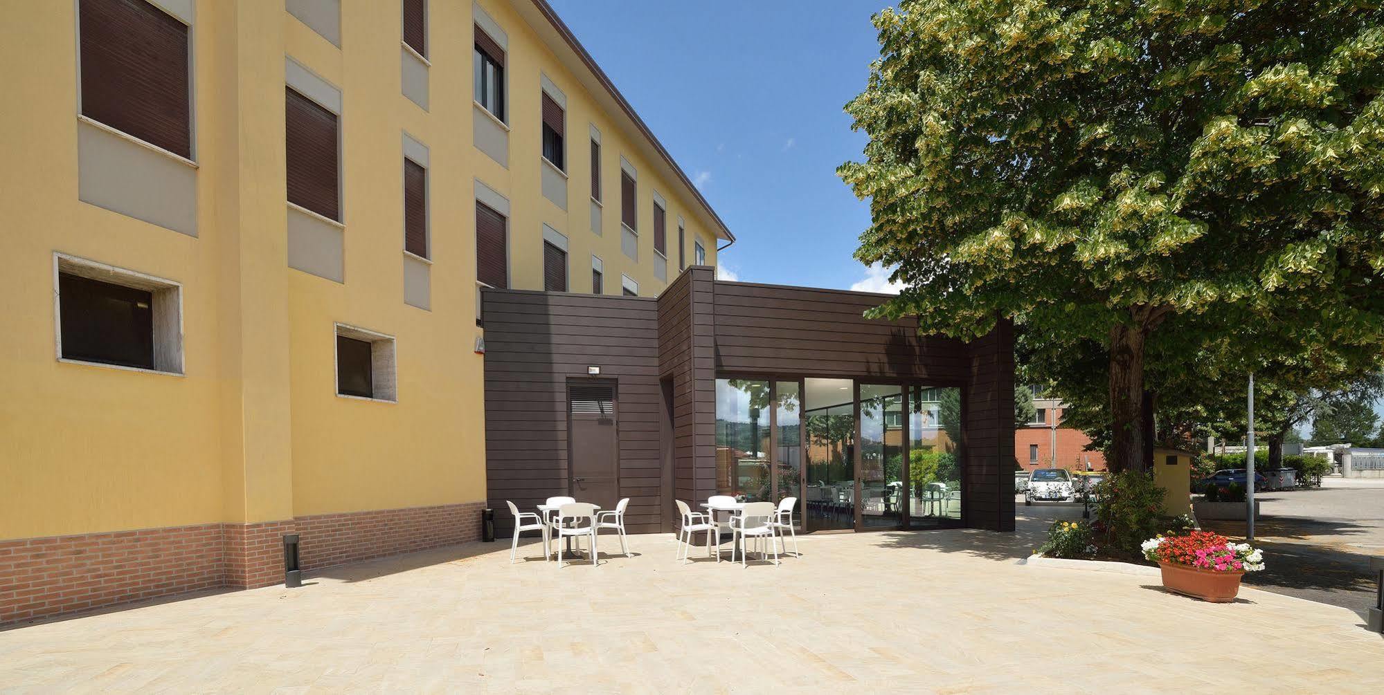 Hotel Ristorante Dante Torgiano Kültér fotó
