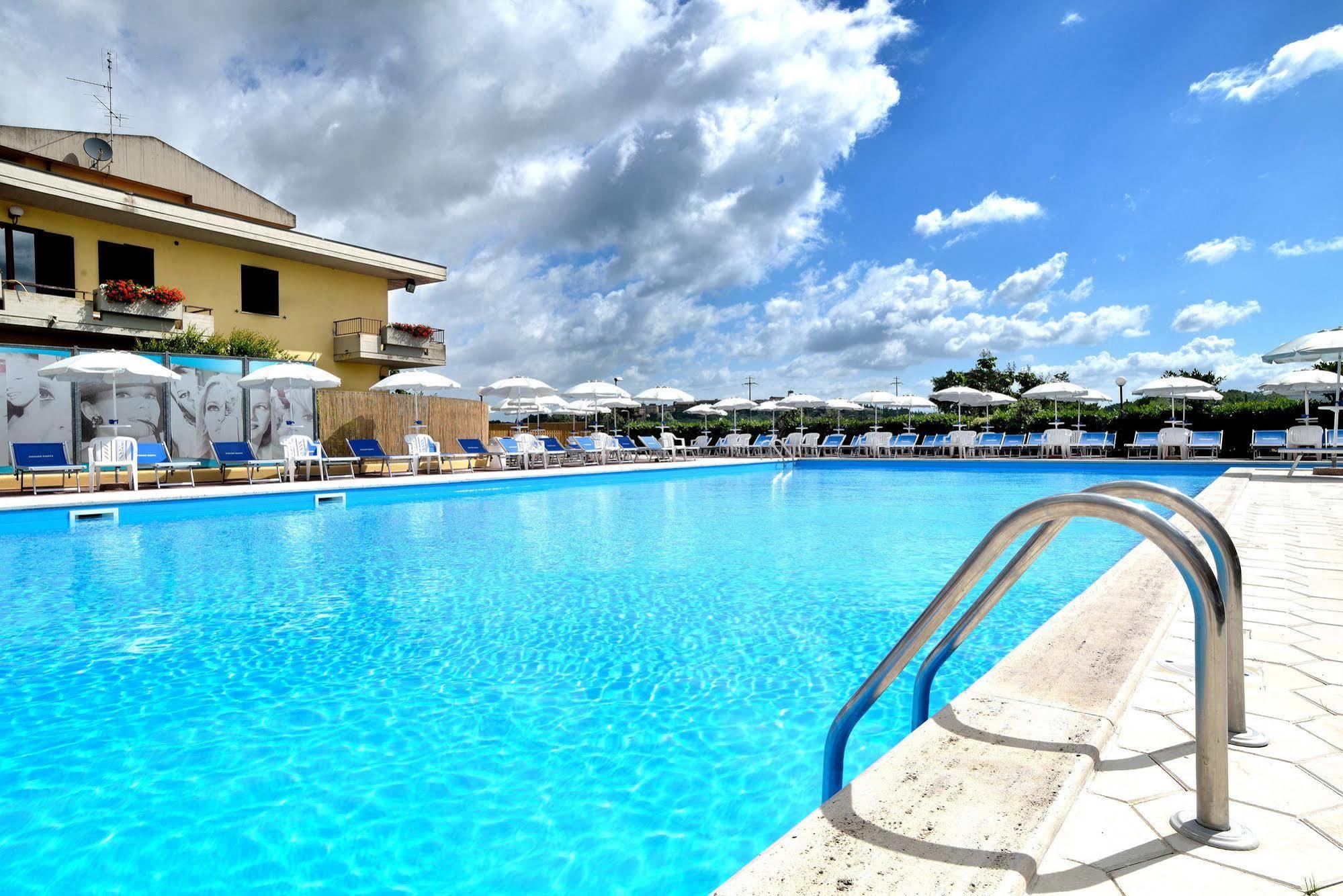 Hotel Ristorante Dante Torgiano Kültér fotó